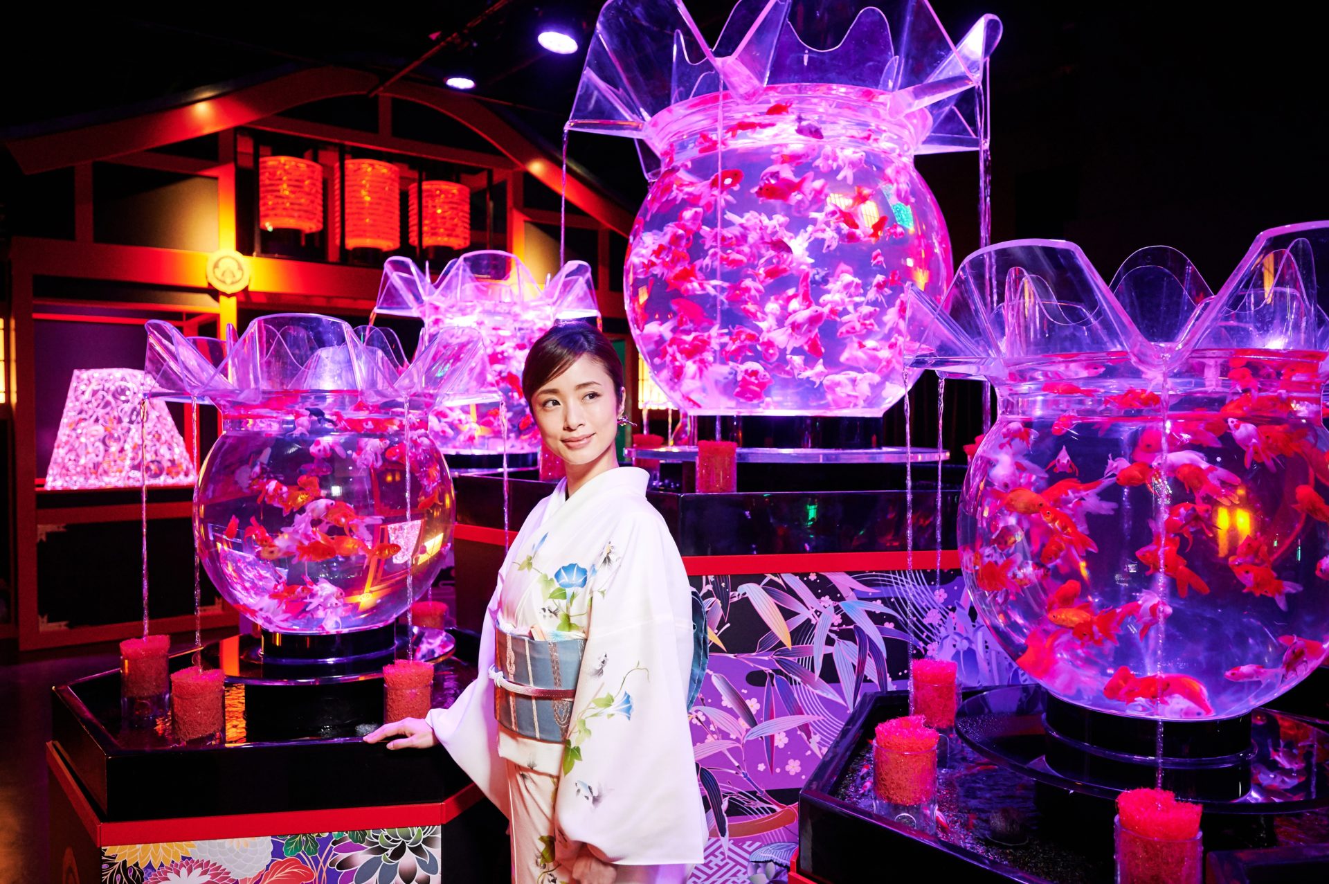 上戸彩さんがオープニング広報大使に就任 アートアクアリウム Art Aquarium